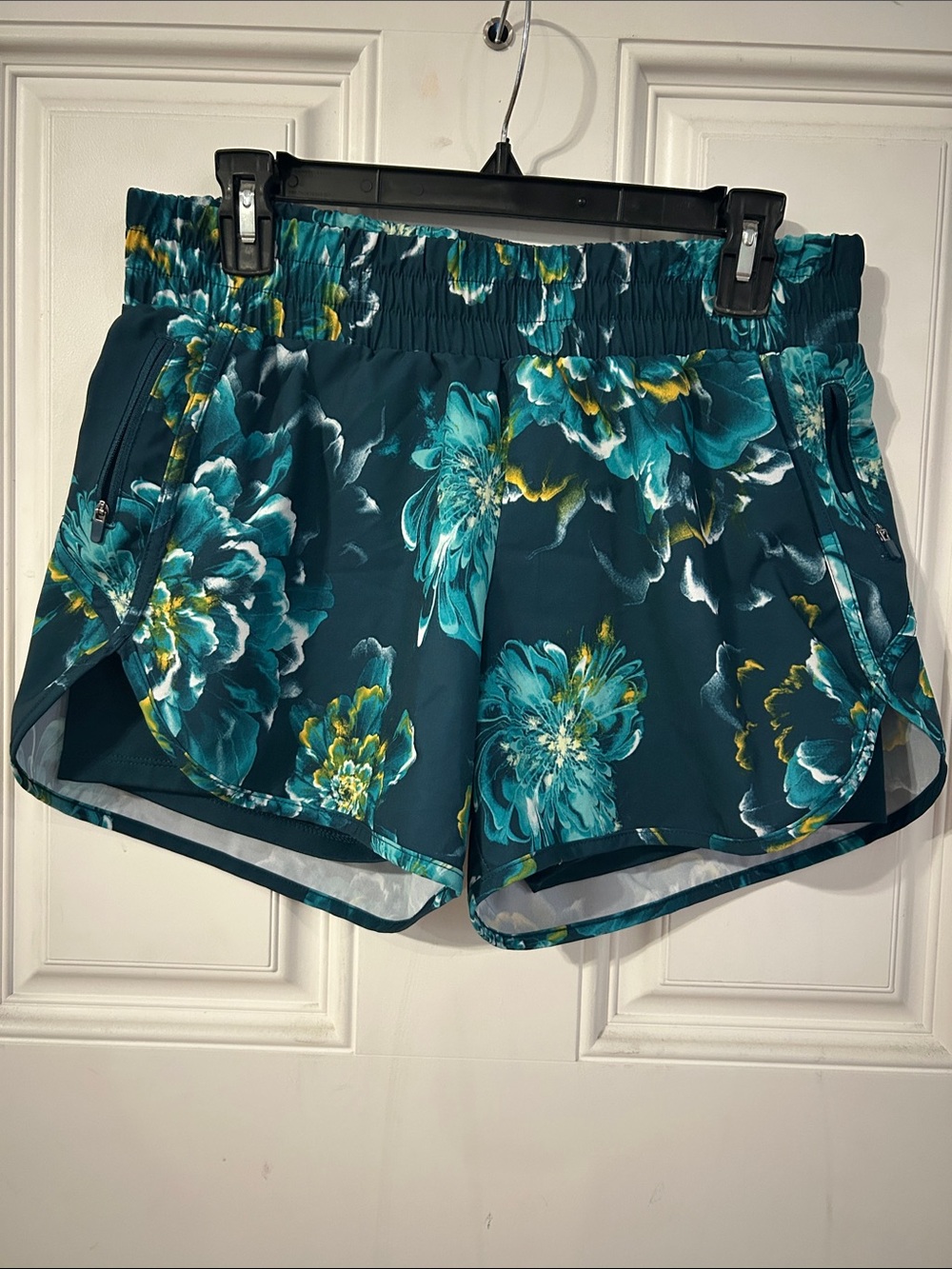 Avia Running Athletic Shorts Teal Floral Bike Liner Size M.
